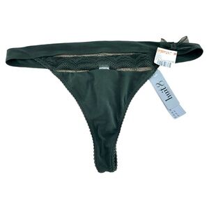 HUIT 8 | NWT XL Green Thongs Love in Shanghai